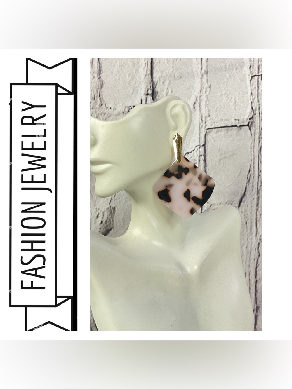 🌟🌟 Gold-Tone Acrylic Square Statement Drop Earrings